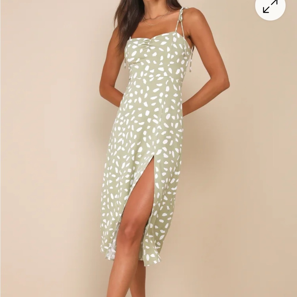 Lulu's Sage Green Leaf Print Midi Dress